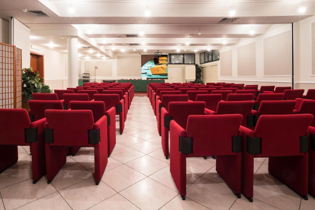 מונטיקיארי Hotel Faro מראה חיצוני תמונה